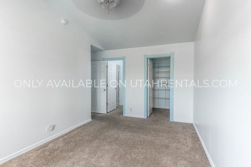 8061 W Copperfield Pl #32 - Photo 7 of 25