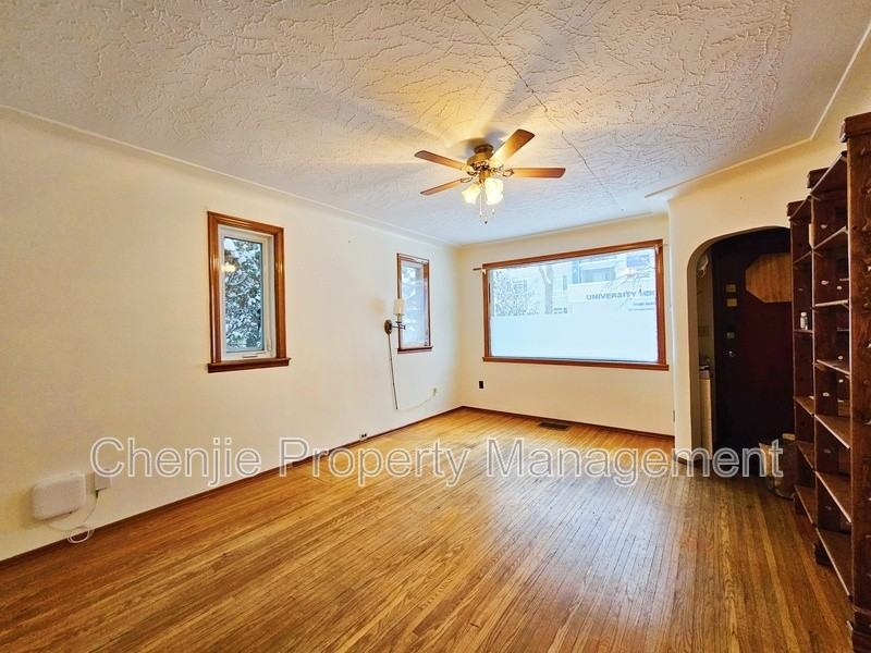 11455 80 Ave Nw - Photo 3 of 20