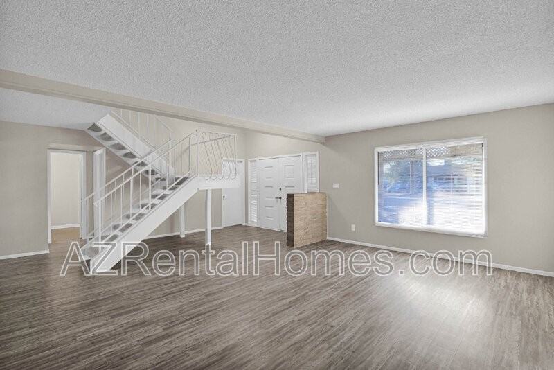 966 E La Jolla Dr - Photo 6 of 35