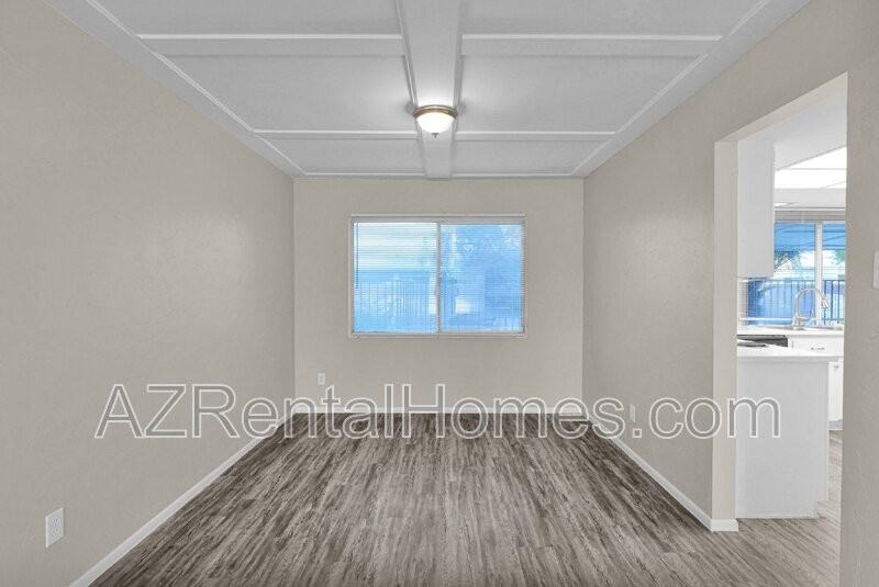 966 E La Jolla Dr - Photo 7 of 35