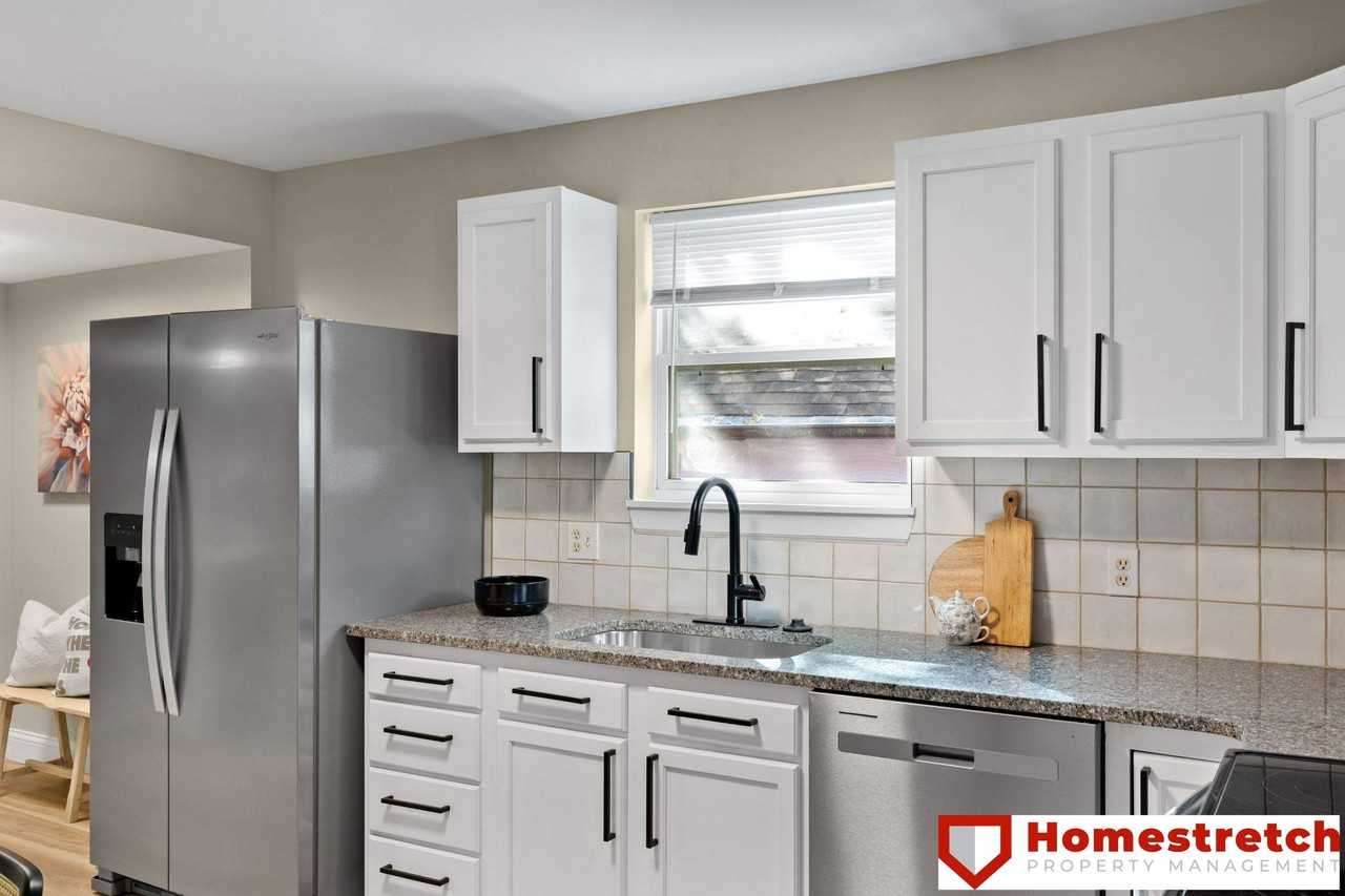 2110 Alameda Ave - Photo 3 of 11