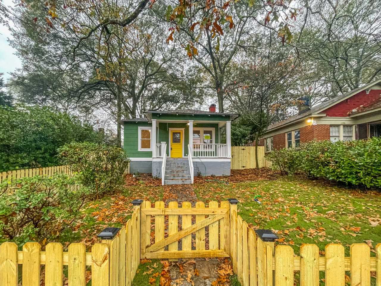 1401 Mcpherson Ave Se - Photo 3 of 19