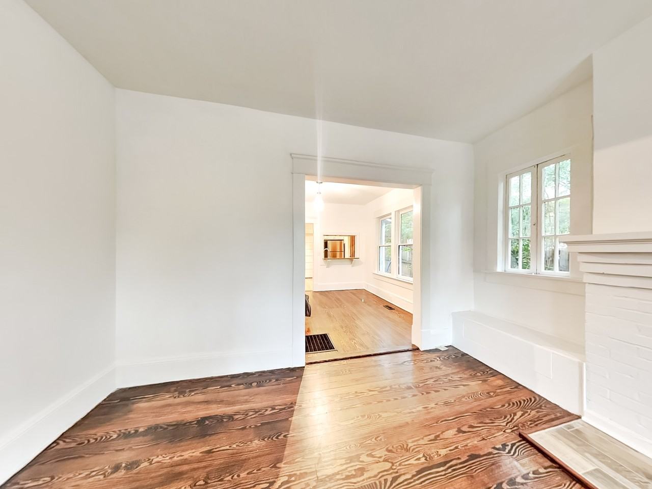 1401 Mcpherson Ave Se - Photo 4 of 19