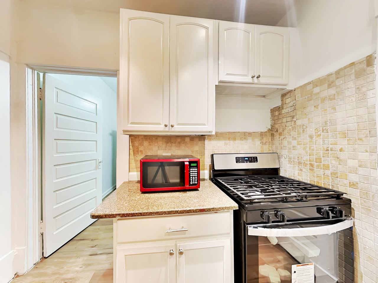 1401 Mcpherson Ave Se - Photo 6 of 19