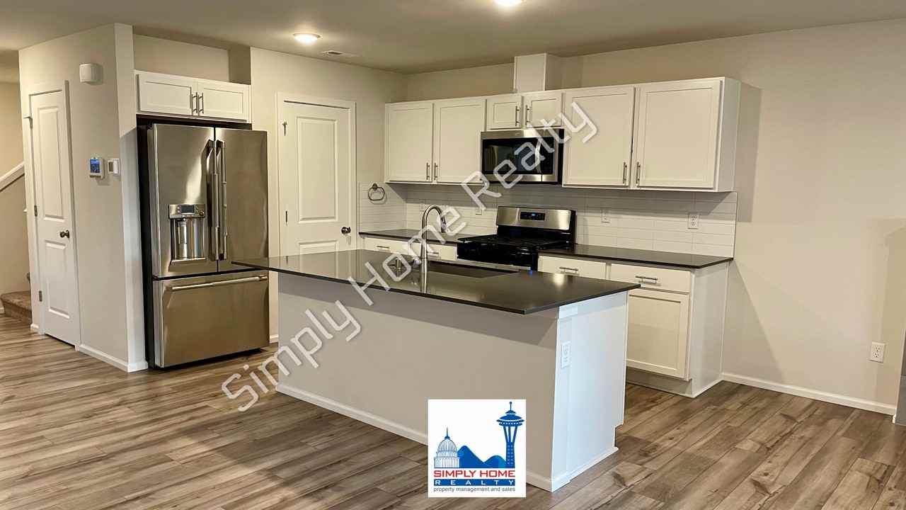 2716 Mayes Rd Se - Photo 4 of 32