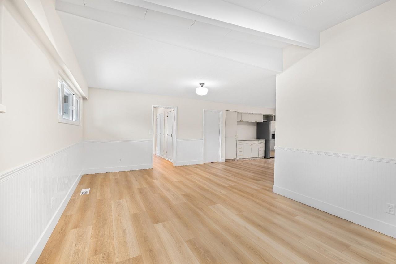 210 N 1st St - Photo 5 of 20