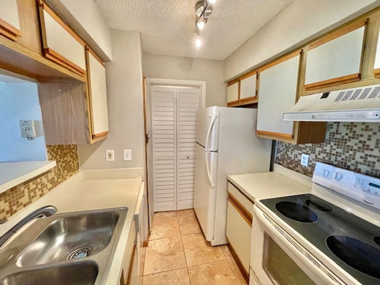 236 Afton Sq #308 - Photo 3 of 15