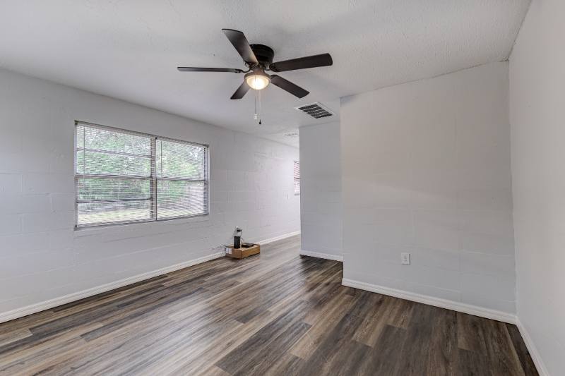 1022 Texas Ave #3 - Photo 3 of 17