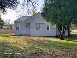 featured image of 457 N Fern St