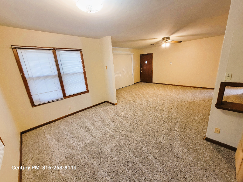 457 N Fern St - Photo 4 of 12