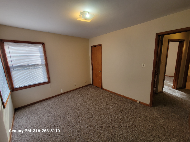 457 N Fern St - Photo 6 of 12