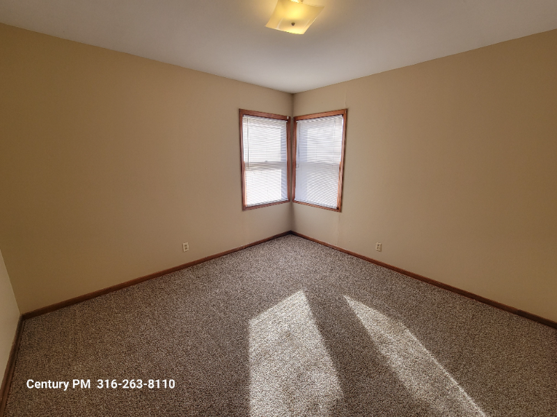 457 N Fern St - Photo 7 of 12