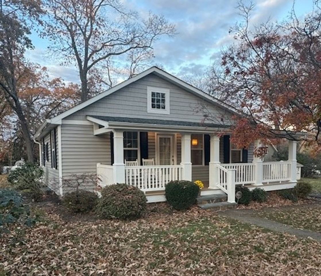 442 Riverdale Rd - Photo 2 of 26