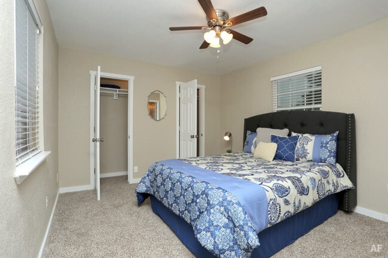 Residences at Lakeshore - Photo 4 of 28