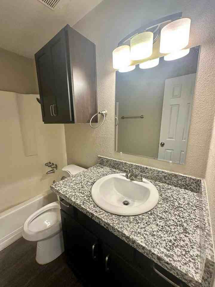 Residences at Lakeshore - Photo 5 of 28