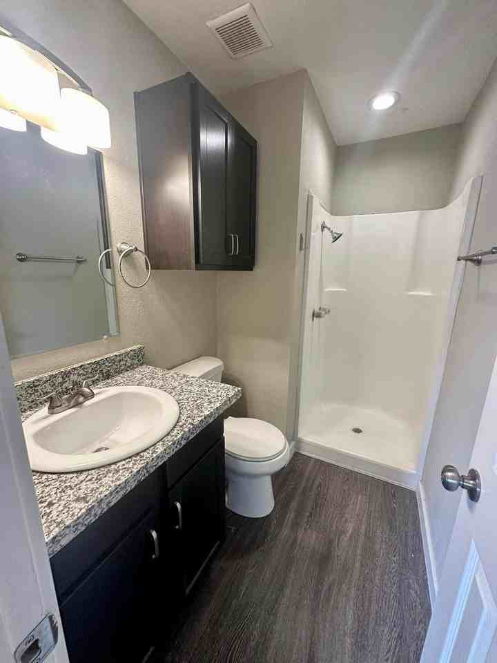 Residences at Lakeshore - Photo 7 of 28