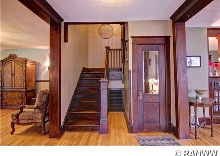 1235 Graham Ave - Photo 2 of 26