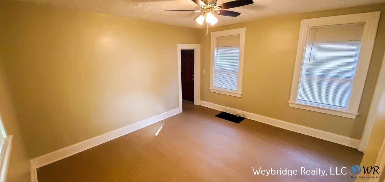 1810 Lincoln Ave - Photo 4 of 10