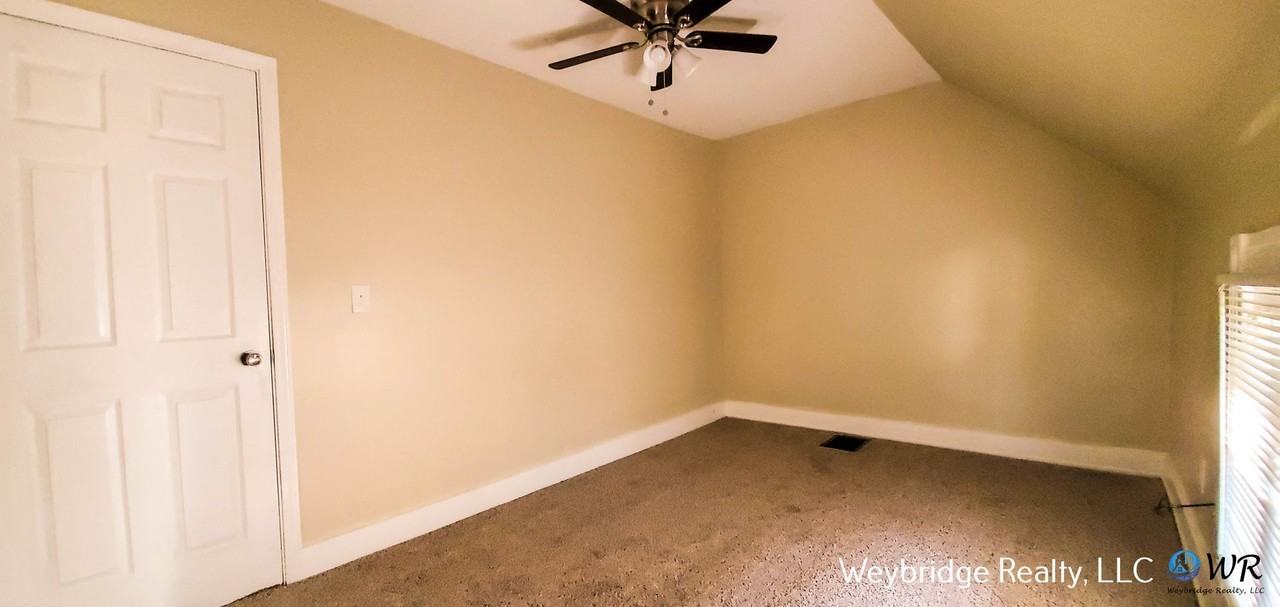 1810 Lincoln Ave - Photo 7 of 10