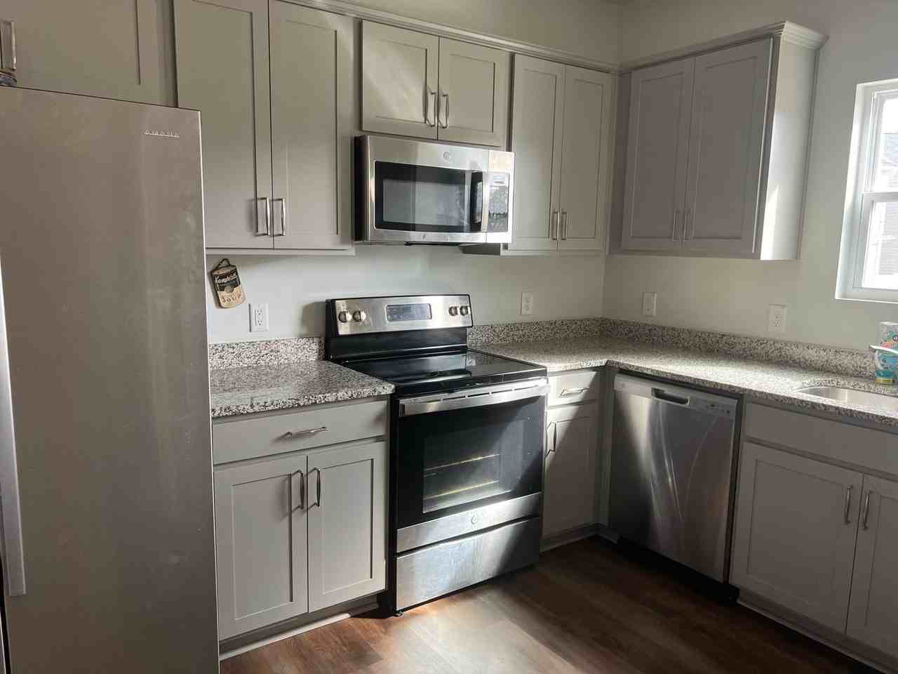 207 Zeigler Dr - Photo 3 of 41