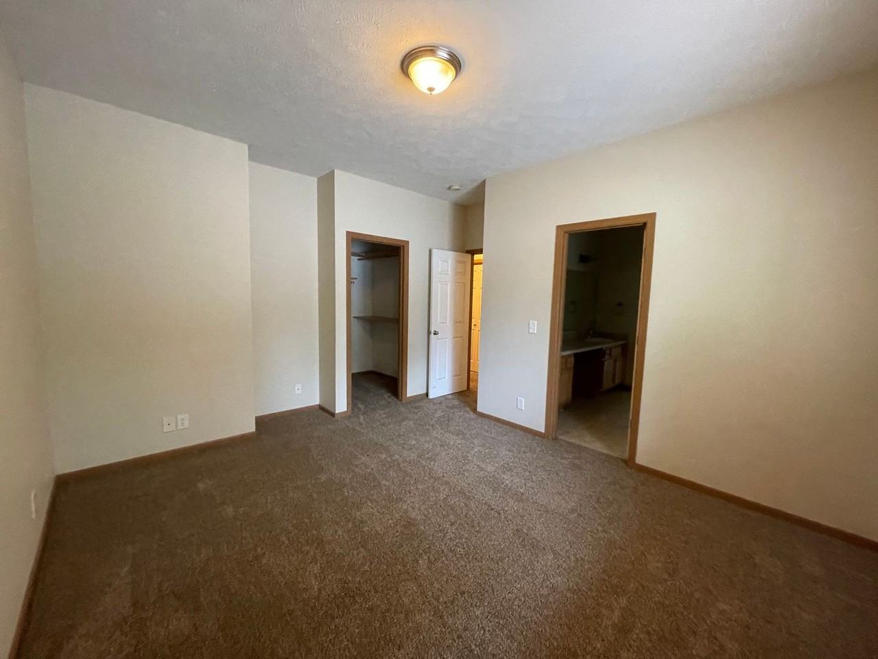 1944 S 52nd St - Photo 6 of 10