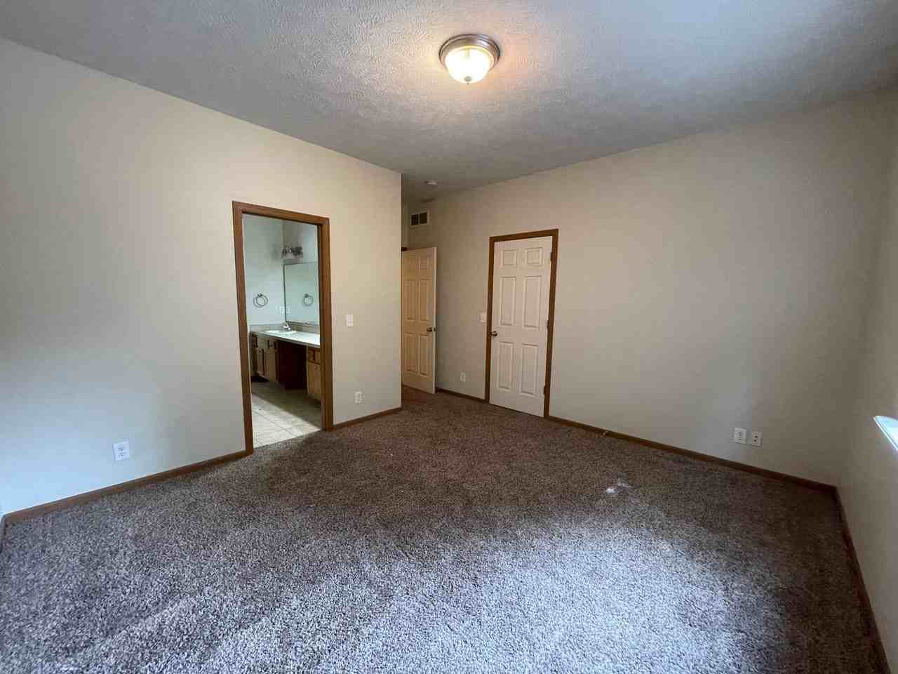 1944 S 52nd St - Photo 7 of 10