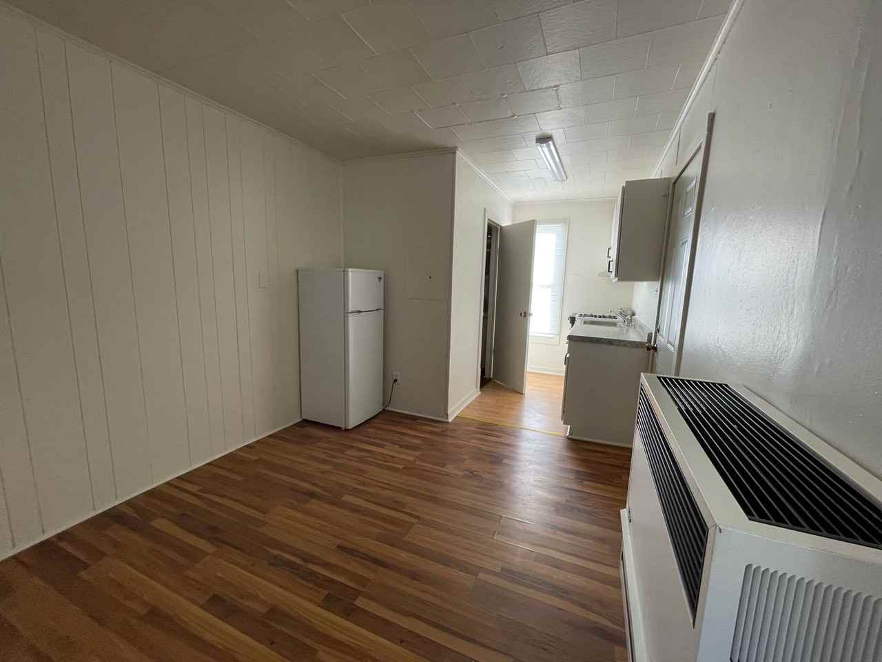 521 Dewey Ave #2 - Photo 5 of 9