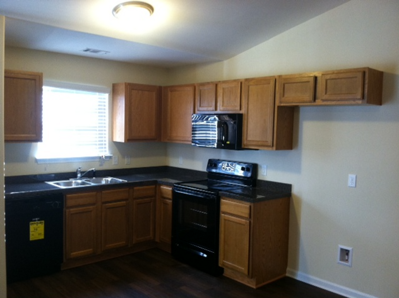 30 Miller Park Cir - Photo 3 of 8