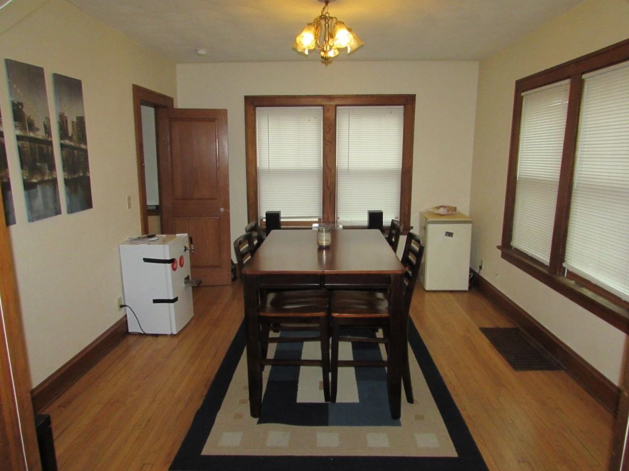 932 Drake St - Photo 7 of 19