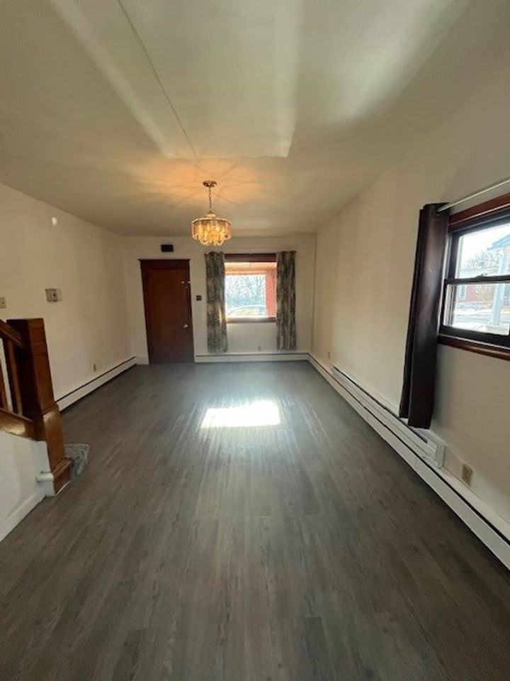 27 Snyder Ave - Photo 4 of 10