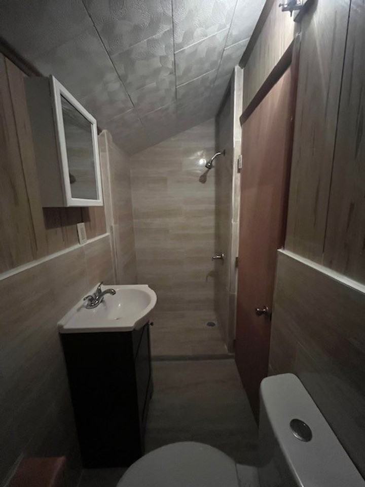 27 Snyder Ave - Photo 6 of 10