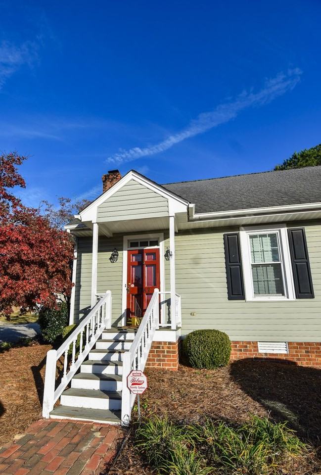 1783 Roanoke Rd - Photo 2 of 18