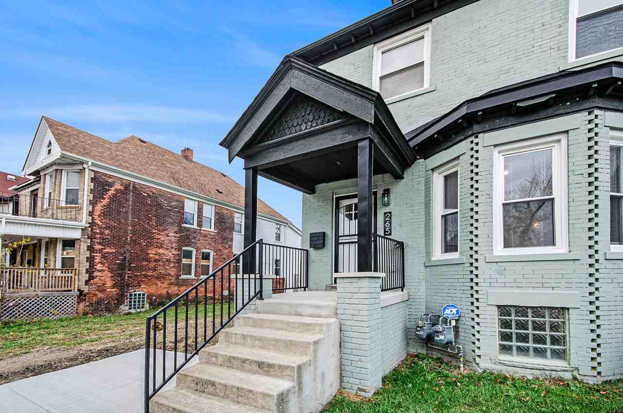 267 Kenilworth St - Photo 7 of 50