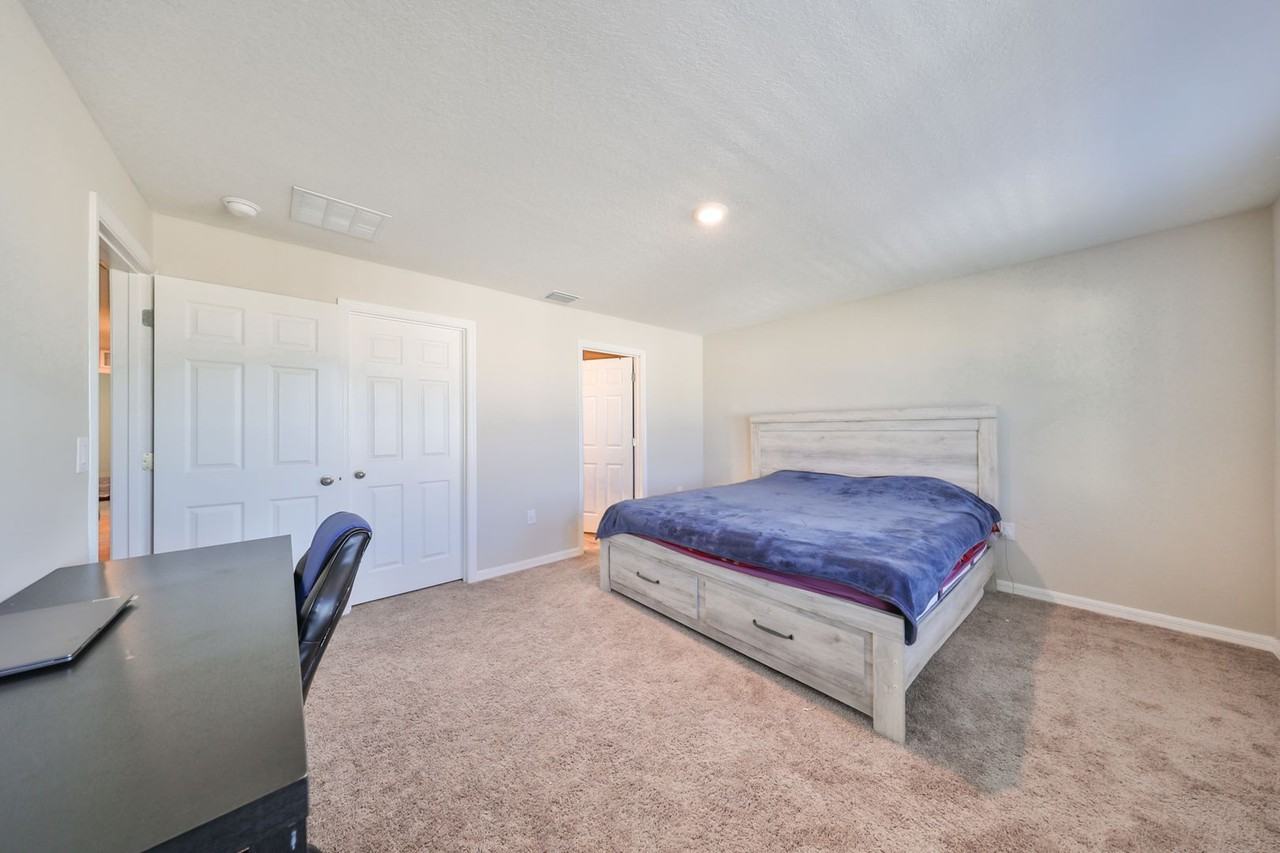 14961 Sterling Spur Ave - Photo 3 of 49