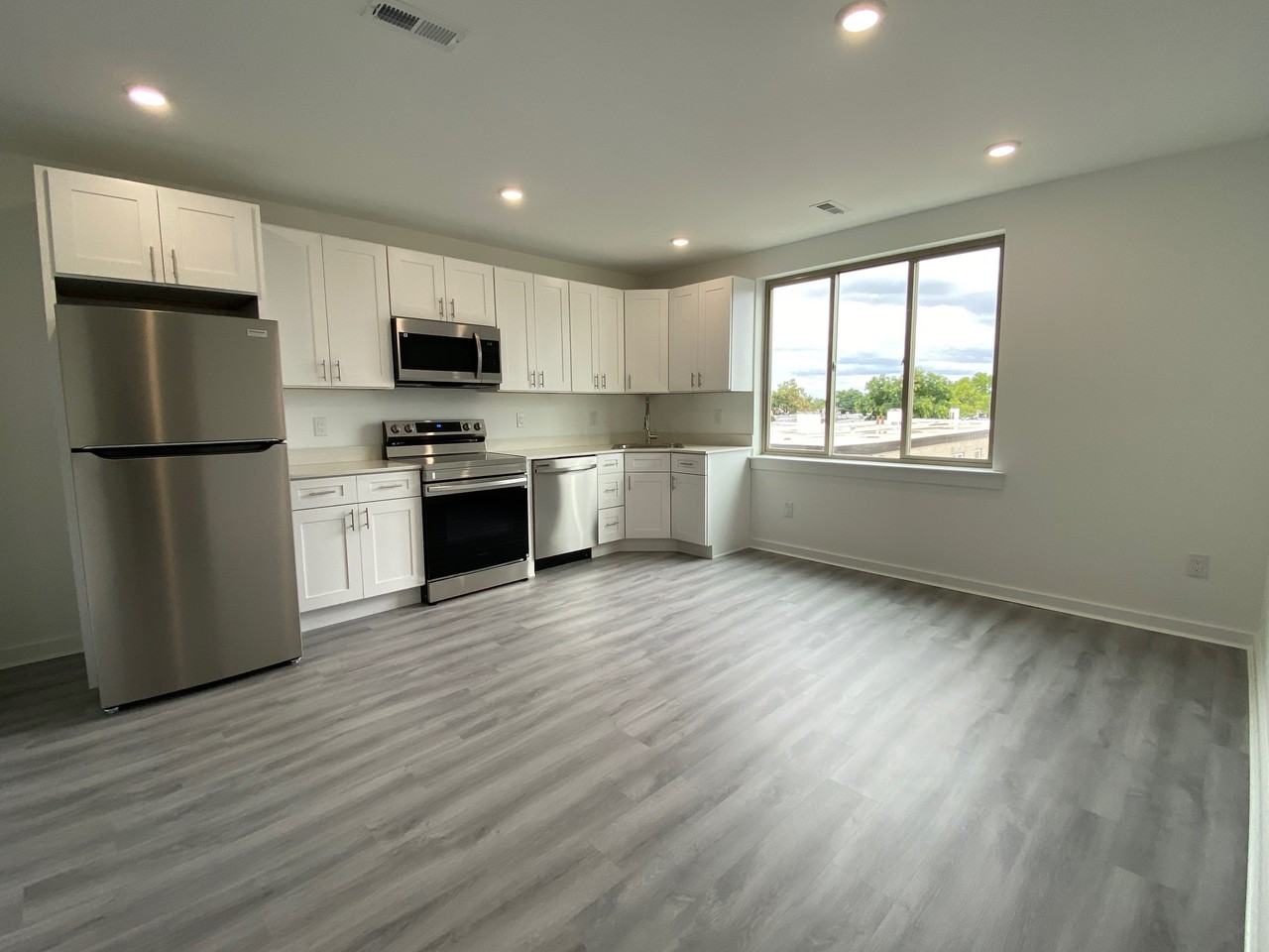 5436 Vine St #8 - Photo 2 of 7