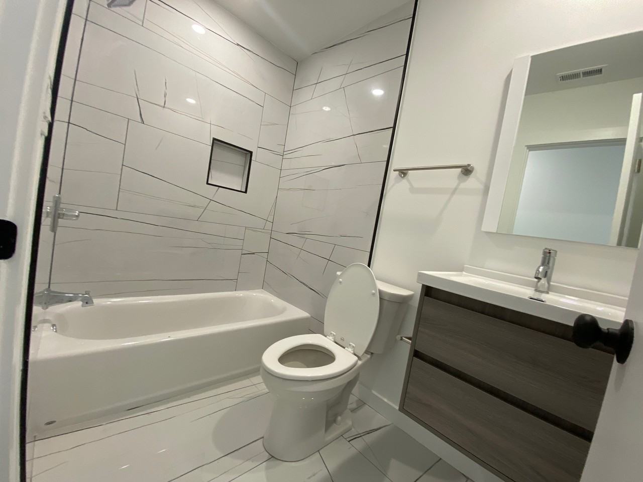 5436 Vine St #8 - Photo 6 of 7