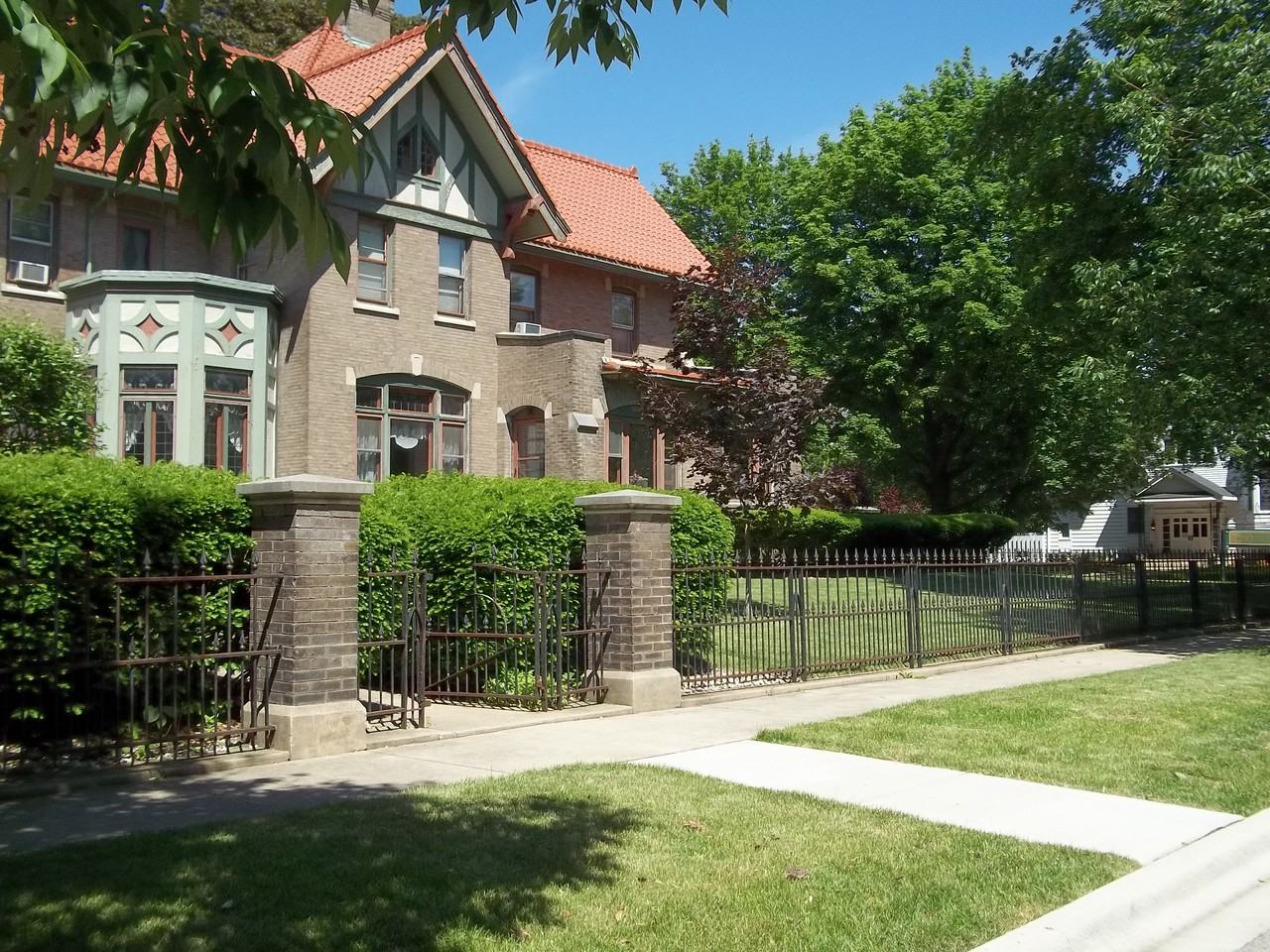 305 Oregon Ave #NA - Photo 3 of 10