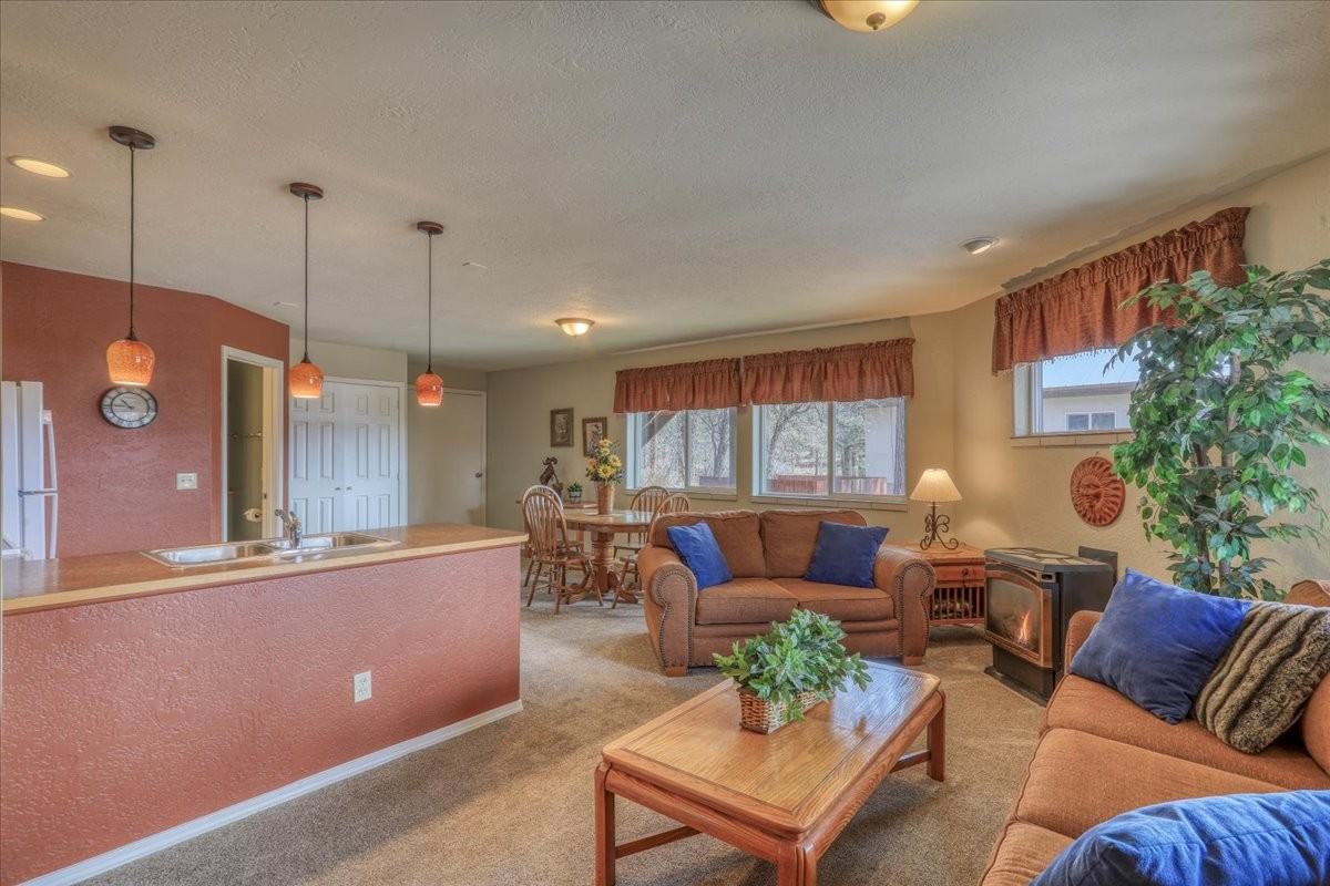 1034 Hills Cir - Photo 2 of 24