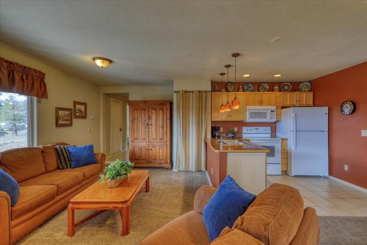 1034 Hills Cir - Photo 5 of 24
