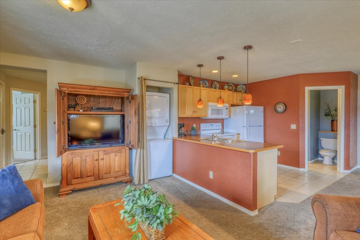 1034 Hills Cir - Photo 6 of 24