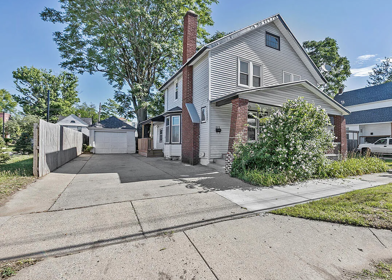 443 Hall St Se #NA - Photo 2 of 19