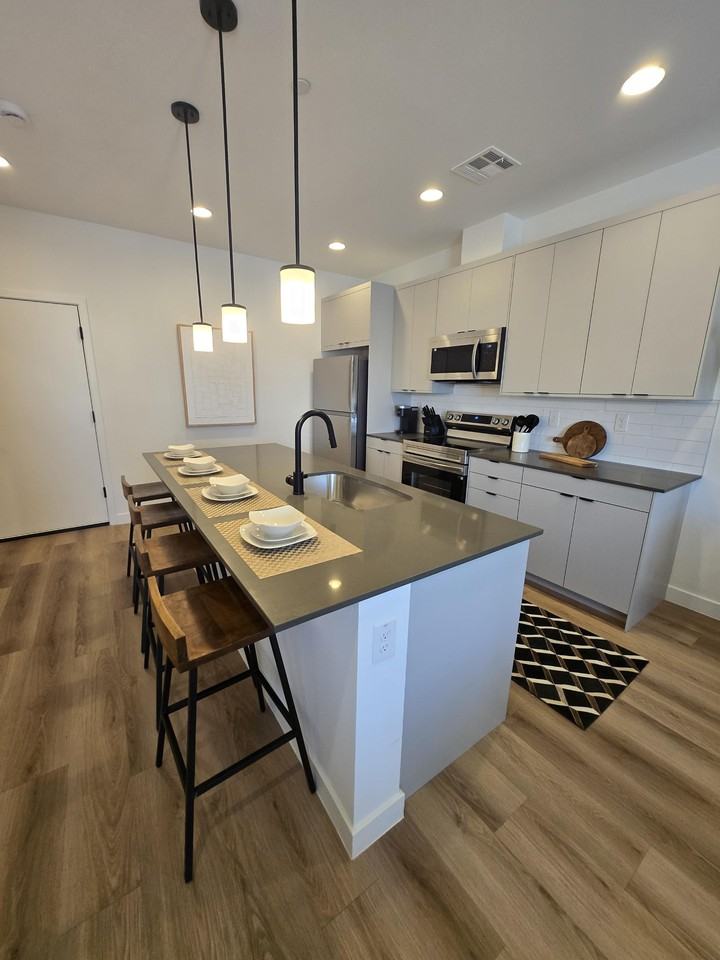 N 104th Dr - Photo 5 of 18