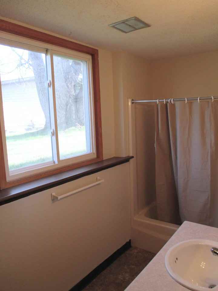 Spicer B Apartments - Photo 6 of 7