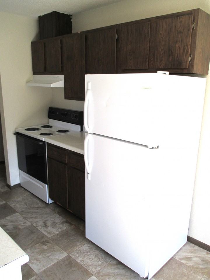 Spicer B Apartments - Photo 3 of 7