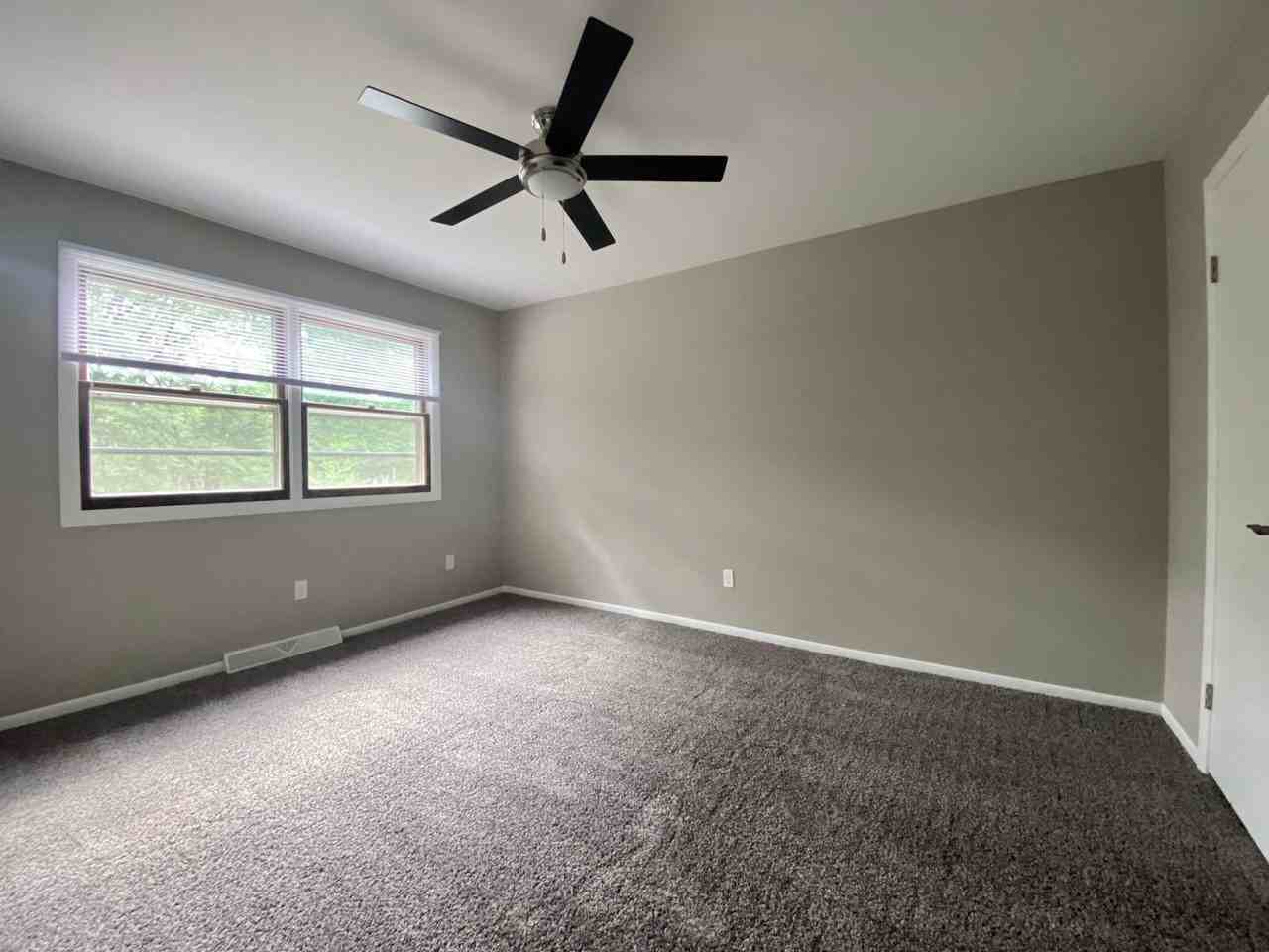 3212 Bluff St - Photo 3 of 6