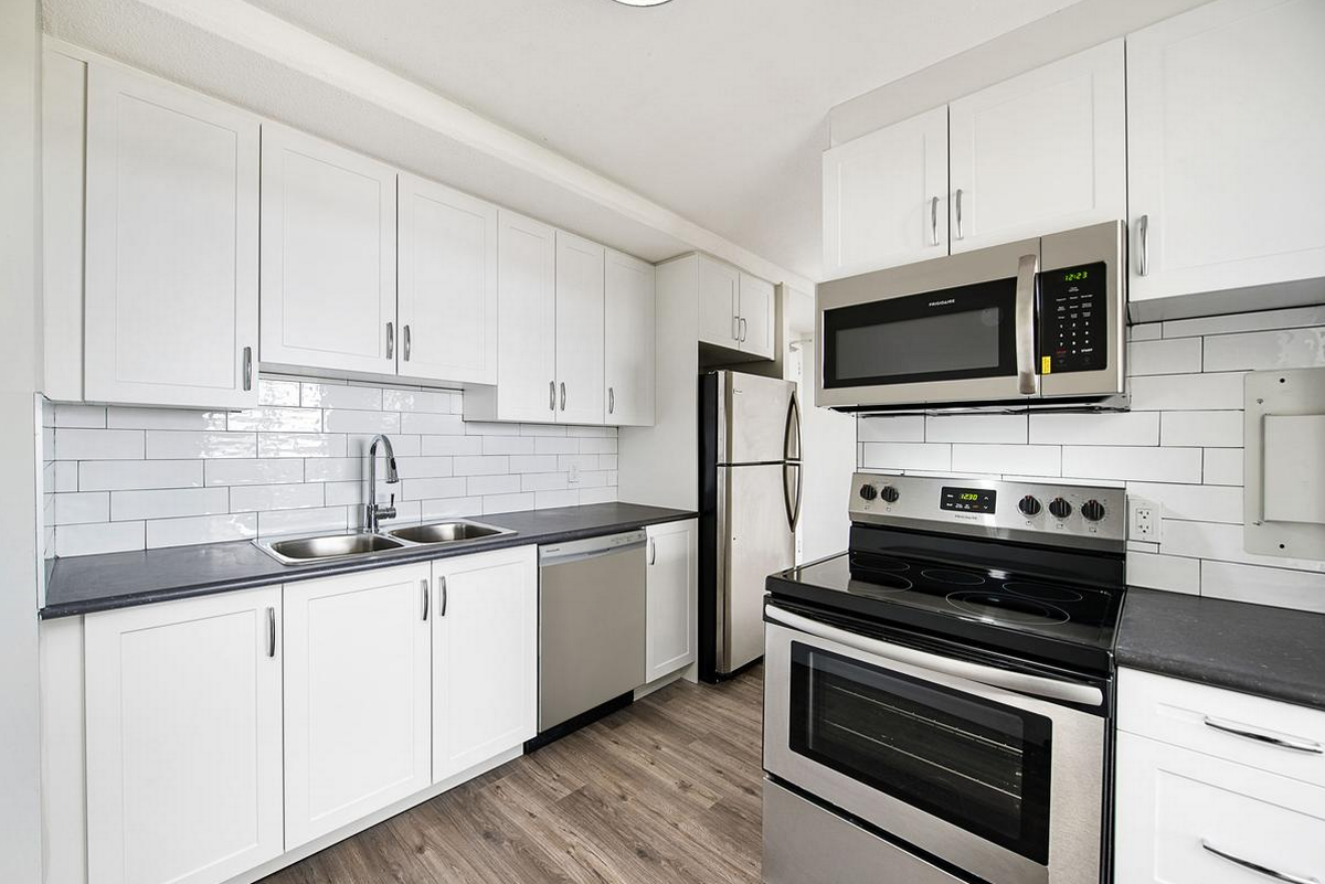 111-131 Notch Hill Road - Photo 6 of 8