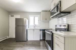 featured image of 428 Lancaster St W