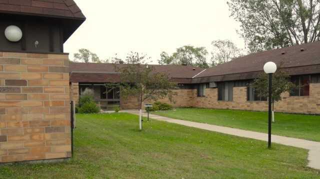 Summit Village Apartments - Photo 3 of 5