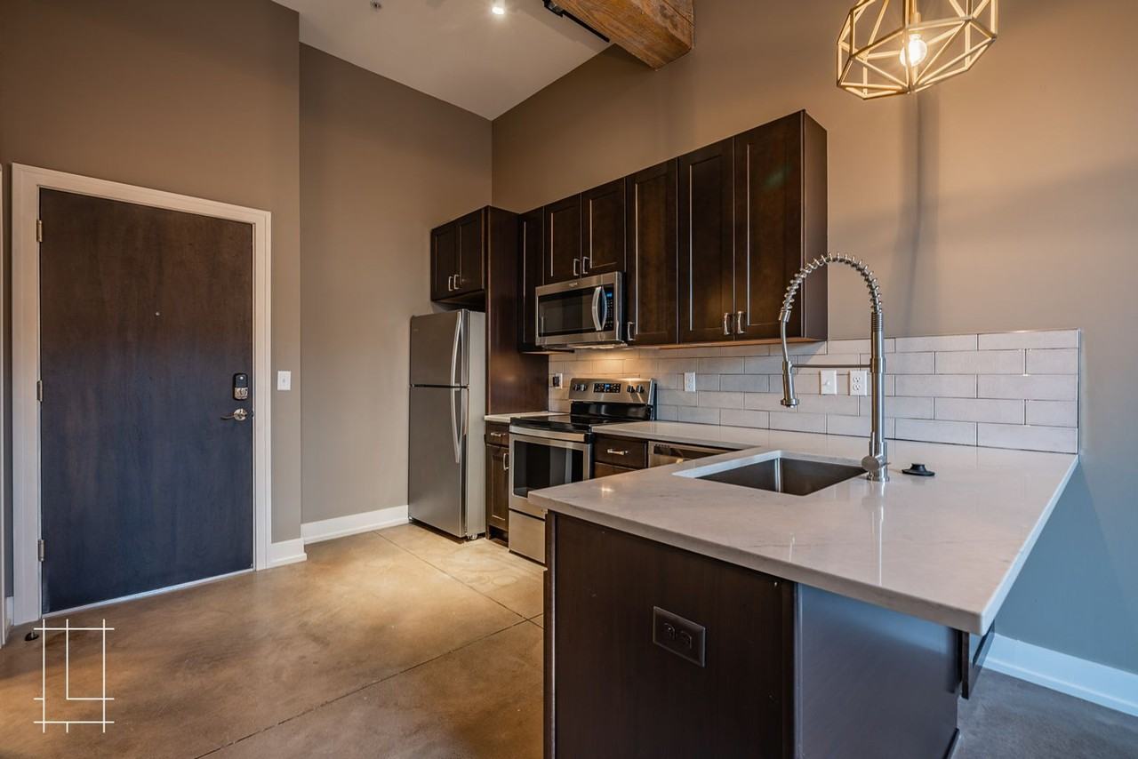 180 Detroit Ave - Photo 5 of 50