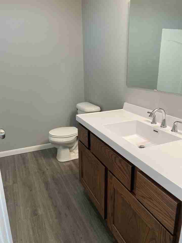 Cobblestone Circle Apartment 2 Bedroom, 1 Bath Secure Building - Photo 3 of 24